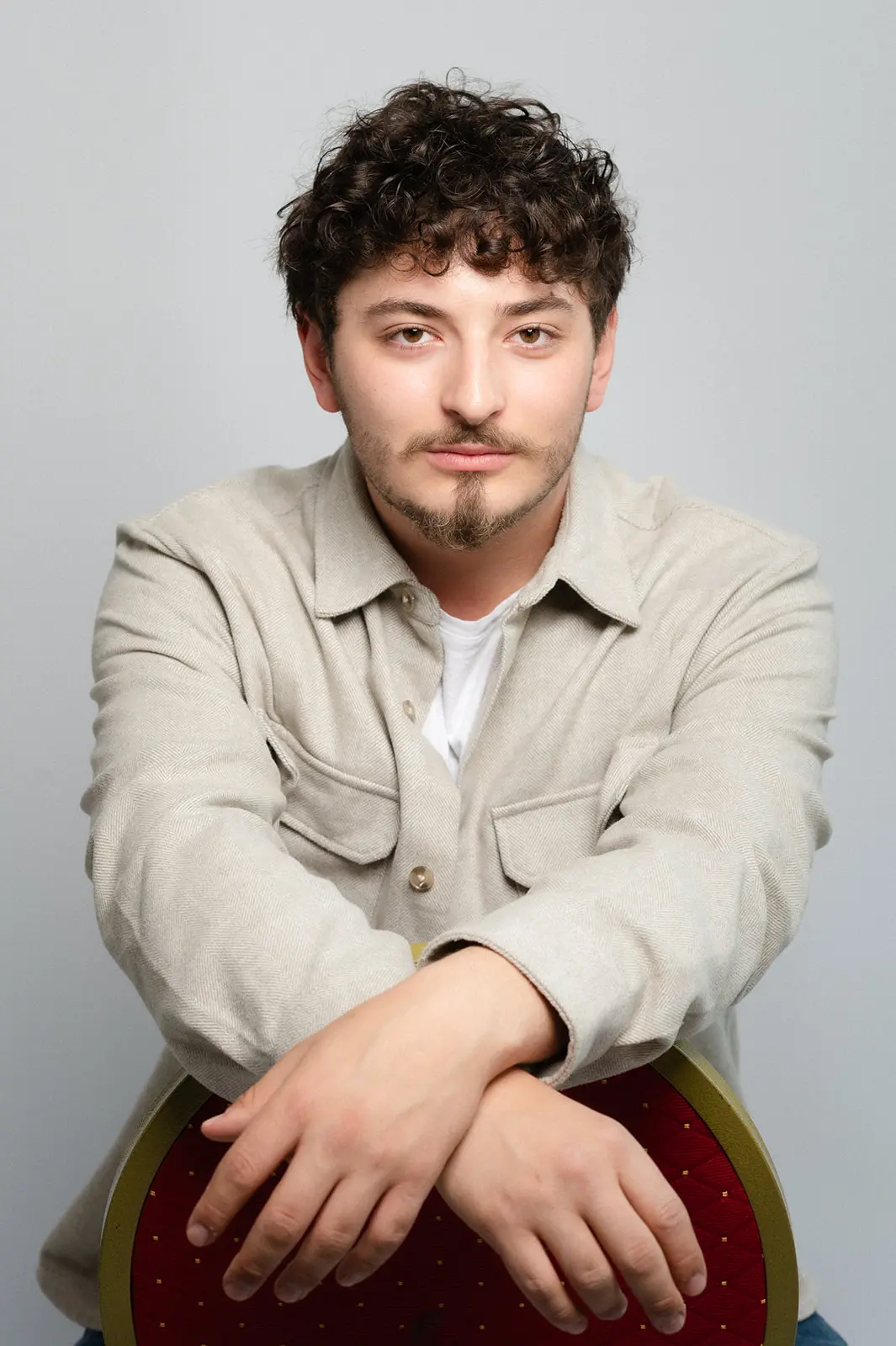 Portrait assis couleur